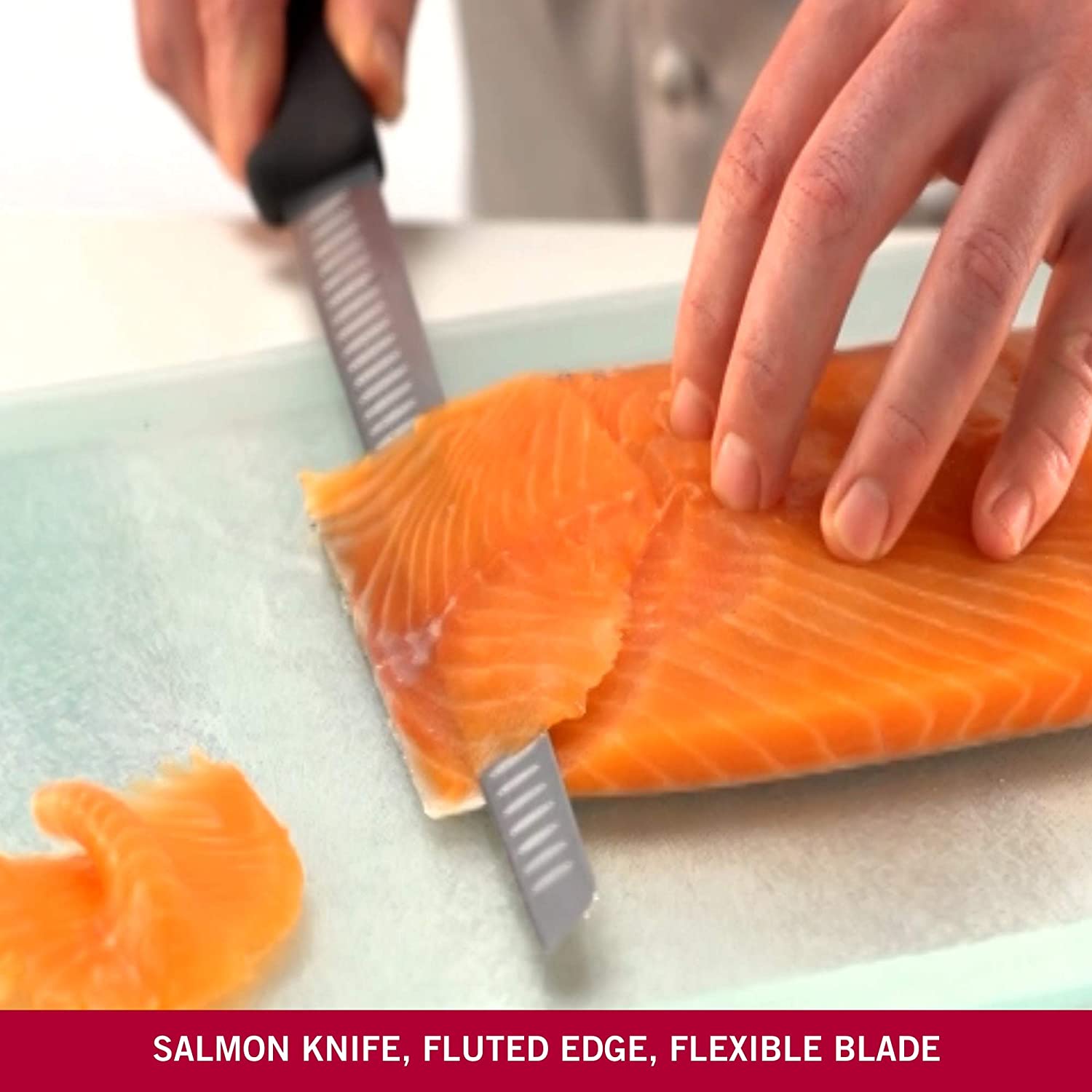 couteau saumon victorinox lame alvéolée